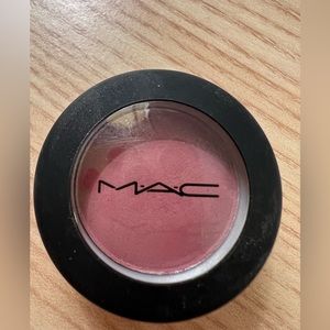 MAC Eyeshadow shade Ripened